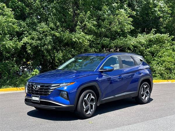 Hyundai Tucson with VIN: 5NMJFCAE4PH181340