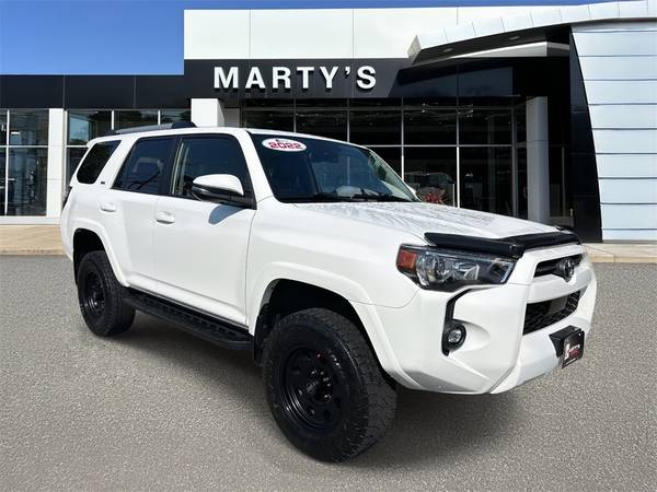 Toyota 4Runner with VIN: JTENU5JR8N5978076