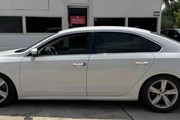 2013 Volkswagen Passat SE