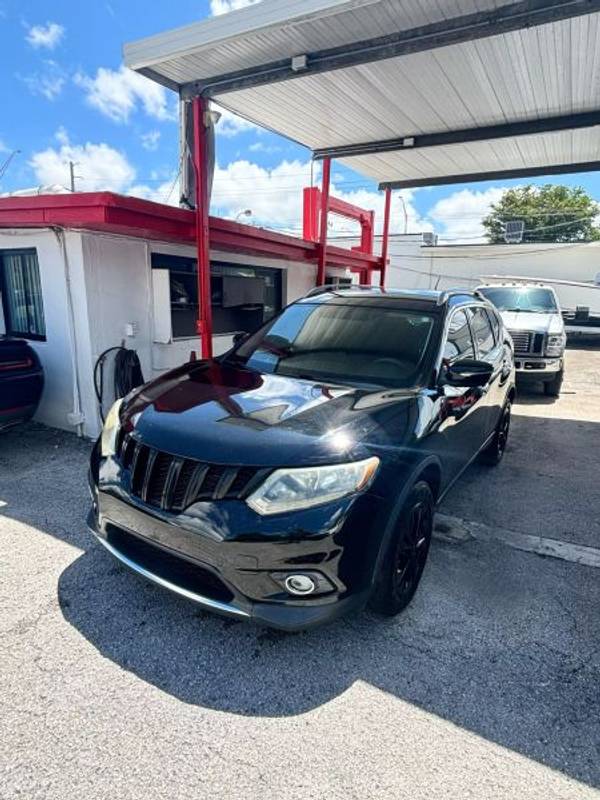 Nissan Rogue with VIN: 5N1AT2MV2FC814232