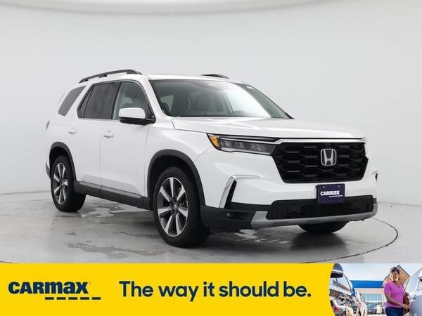 Honda Pilot with VIN: 5FNYG1H88RB049346