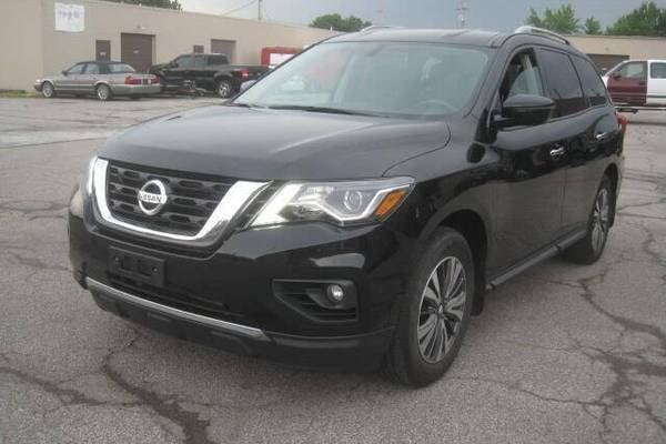 2017 Nissan Pathfinder SV