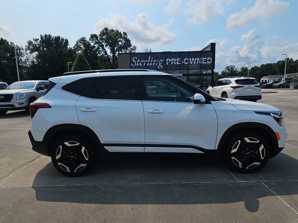 Kia Seltos with VIN: KNDETCA70R7480622