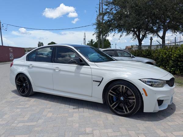 BMW M3 with VIN: WBS8M9C57J5J79542
