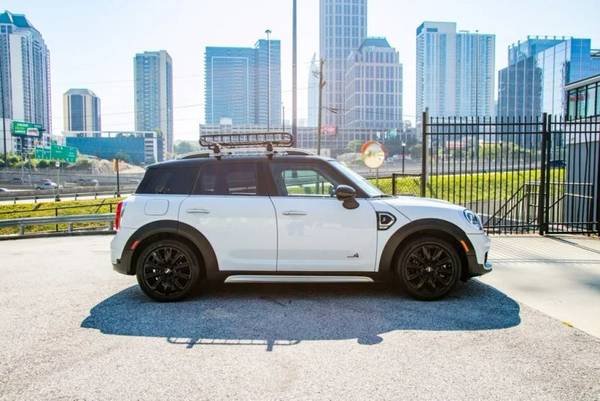 MINI Countryman with VIN: WMZYT5C55K3G92369