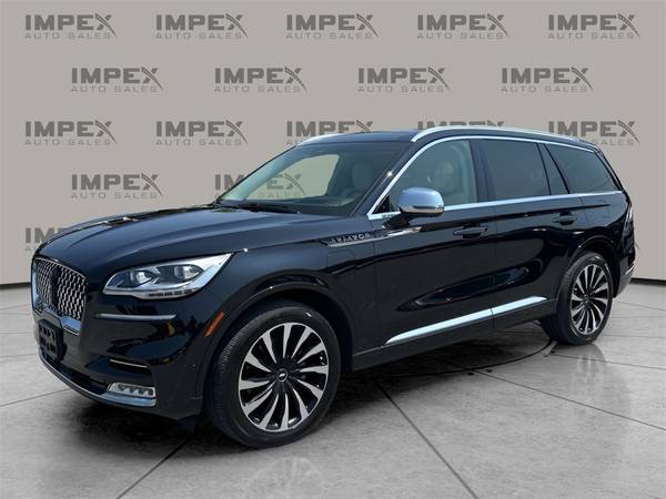 Lincoln Aviator with VIN: 5LMYJ9YY3NNL00651