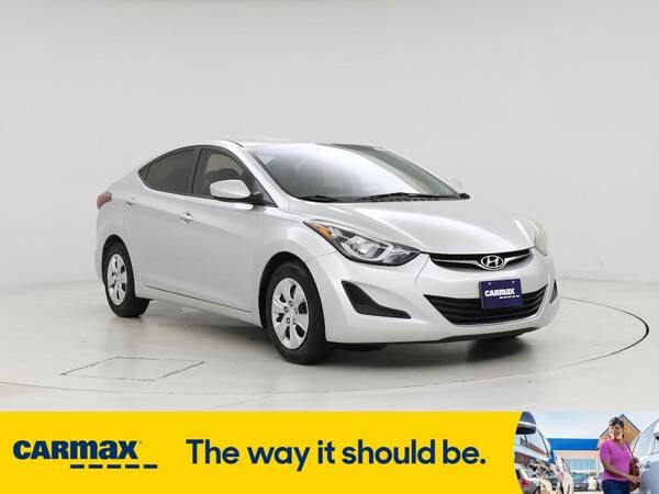 Hyundai Elantra with VIN: 5NPDH4AE2GH748404