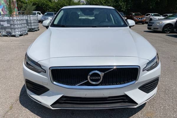 2020 Volvo S60 T5 Momentum