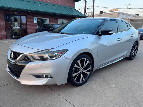 Nissan Maxima with VIN: 1N4AA6AP4HC450525