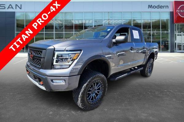 2024 Nissan Titan PRO-4X  Crew Cab