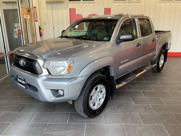 Toyota Tacoma with VIN: 3TMLU4EN7EM138538