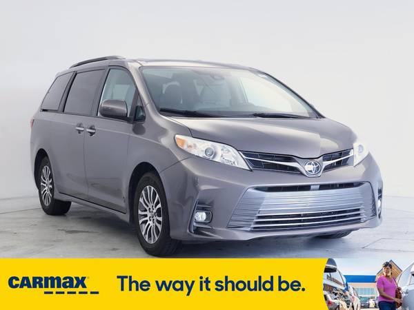 Toyota Sienna with VIN: 5TDYZ3DC3LS050777