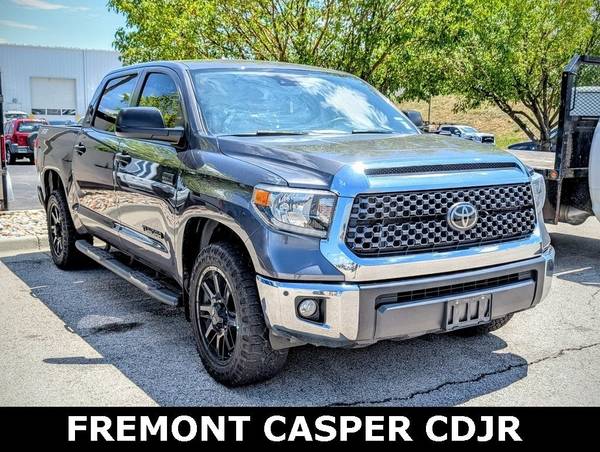 Toyota Tundra with VIN: 5TFEY5F1XMX288344