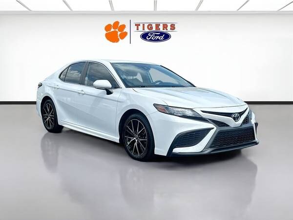 Toyota Camry with VIN: 4T1T11AK4MU576880