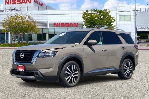 2024 Nissan Pathfinder Platinum