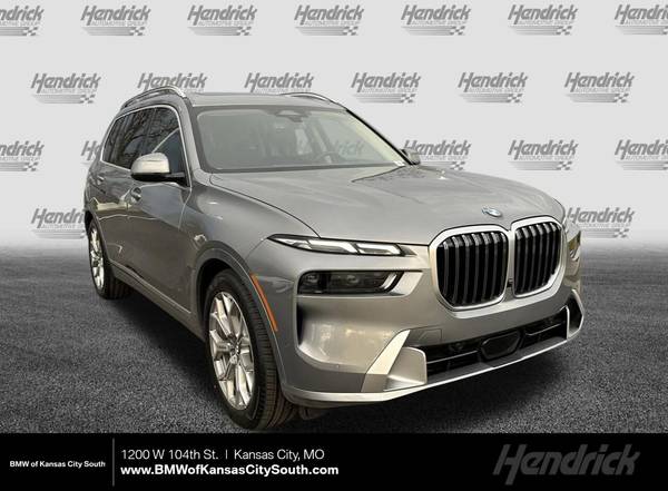 BMW X7 with VIN: 5UX23EM08R9V39898