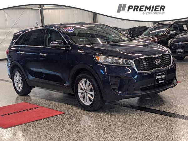 Kia Sorento with VIN: 5XYPGDA31LG648830
