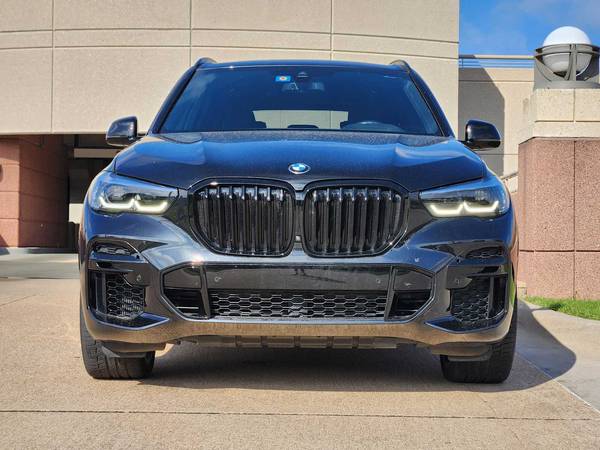 BMW X5 with VIN: 5UXCR6C0XP9R70296