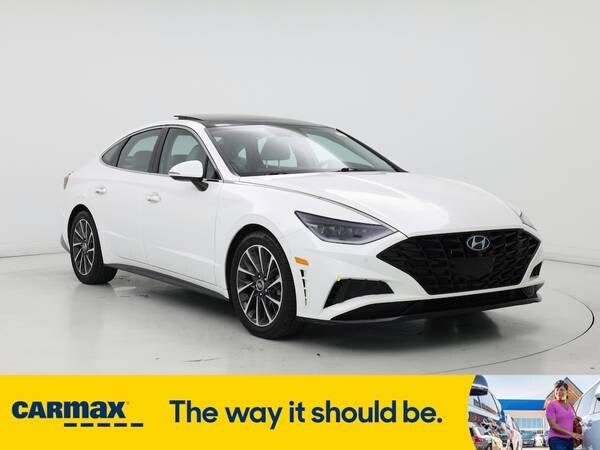 Hyundai Sonata with VIN: KMHL34J29MA154942