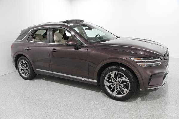 Genesis GV70 with VIN: KMUMADTB8NU059040