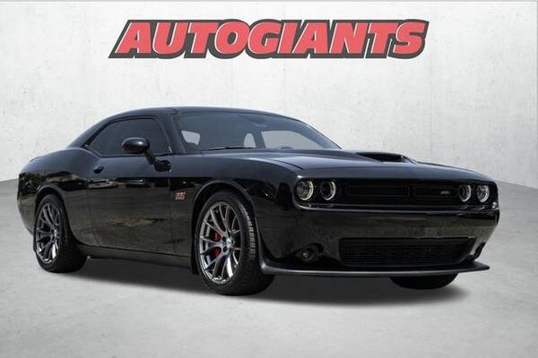 Dodge Challenger with VIN: 2C3CDZDJ6FH904789