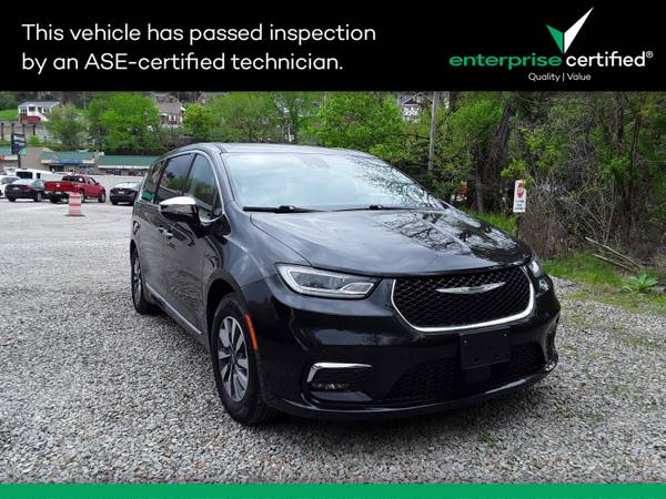 Chrysler Pacifica with VIN: 2C4RC1S76PR626862