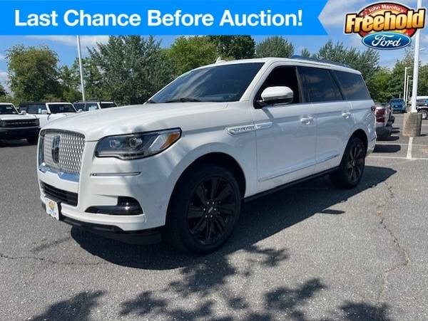 Lincoln Navigator with VIN: 5LMJJ2LT5NEL16306