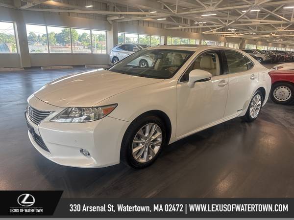 Lexus ES 300h with VIN: JTHBW1GG1E2048357