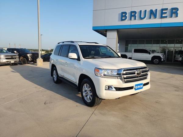 Toyota Land Cruiser with VIN: JTMCY7AJ4L4086397