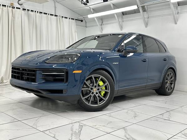 Porsche Cayenne with VIN: WP1AE2AY6RDA30128