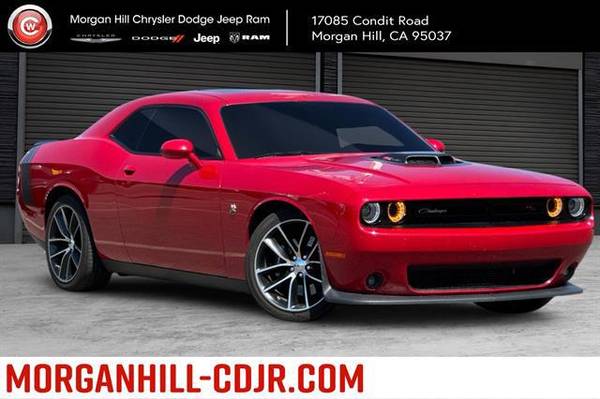 Dodge Challenger with VIN: 2C3CDZFJ9GH338223