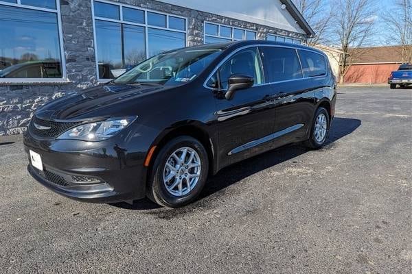 2022 Chrysler Voyager LX Fleet