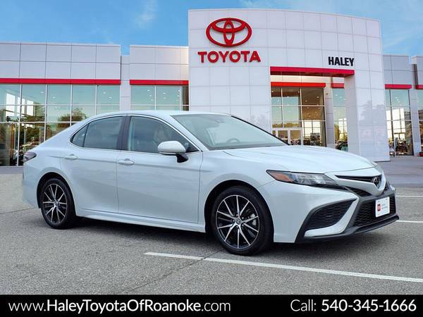 Toyota Camry with VIN: 4T1T11AK9RU194772