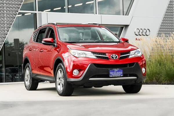 Toyota RAV4 with VIN: JTMRFREVXFD124521