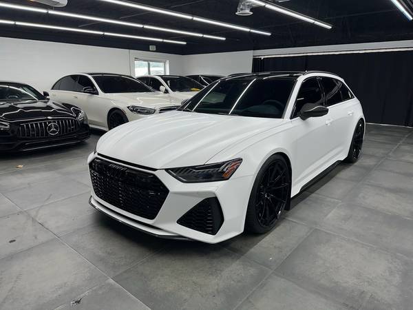 Audi RS 6 with VIN: WUA1CBF29NN900537
