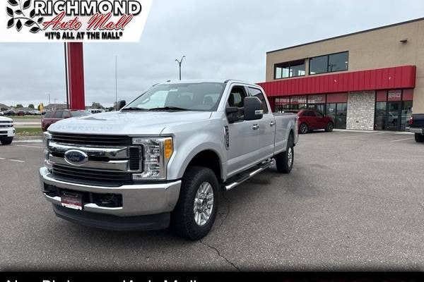 2017 Ford F-350 Super Duty XLT  Crew Cab