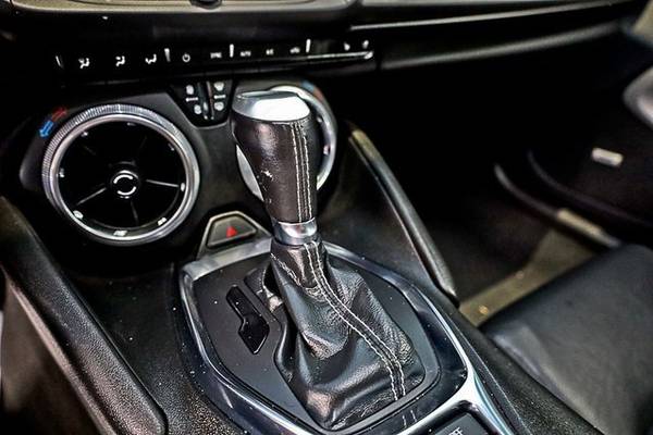 Chevrolet Camaro with VIN: 1G1FD1RS2P0138991