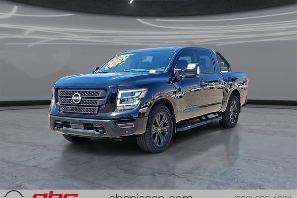 2024 Nissan Titan SV Crew Cab