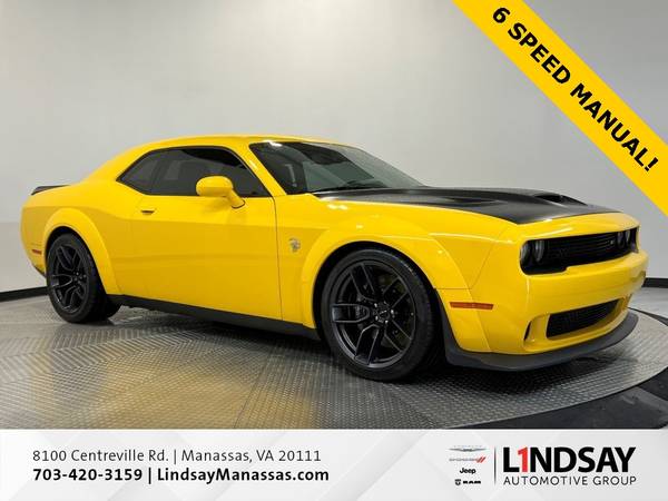 Dodge Challenger with VIN: 2C3CDZC95JH245183