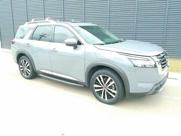 Nissan Pathfinder with VIN: 5N1DR3DJ5PC205135