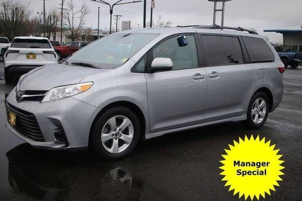 Toyota Sienna with VIN: 5TDKZ3DC7JS937415