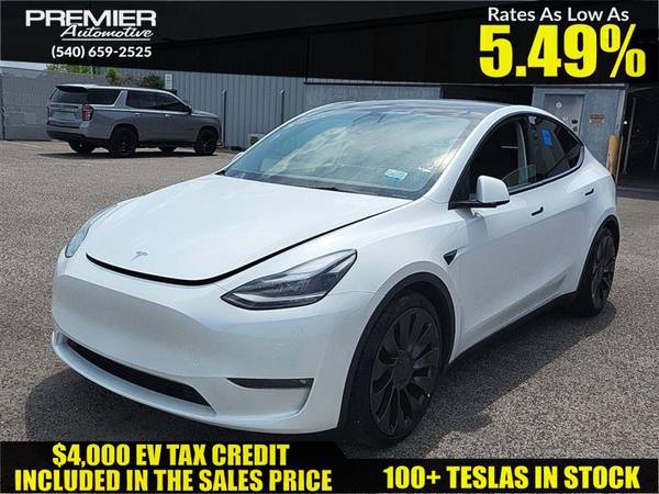 Tesla Model Y with VIN: 7SAYGDEF8NF324702