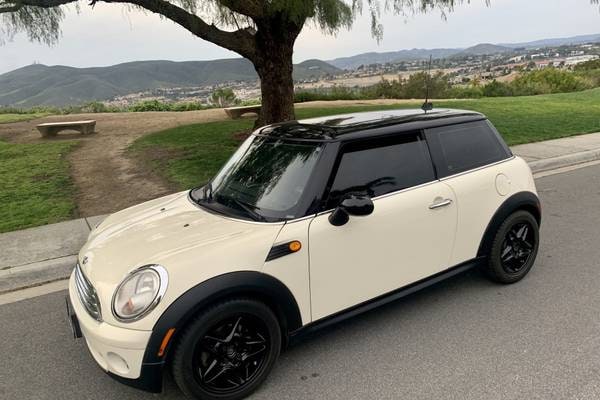 2010 MINI Cooper Base Hatchback