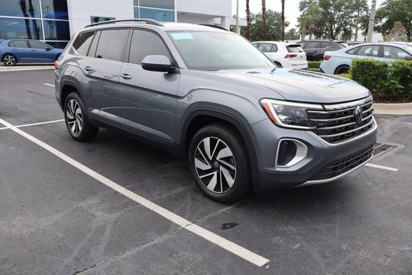 Volkswagen Atlas with VIN: 1V2WR2CA3RC536337