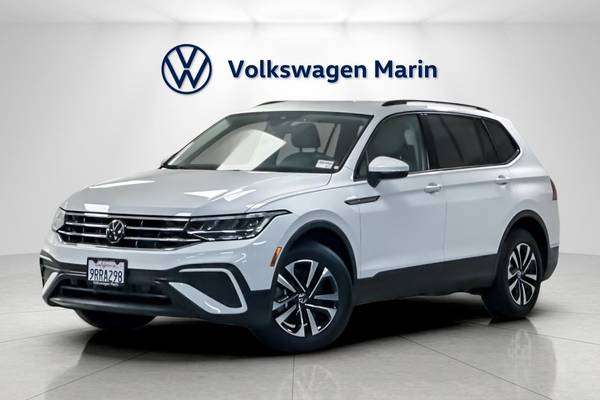 Volkswagen Tiguan with VIN: 3VVRB7AX1RM189808