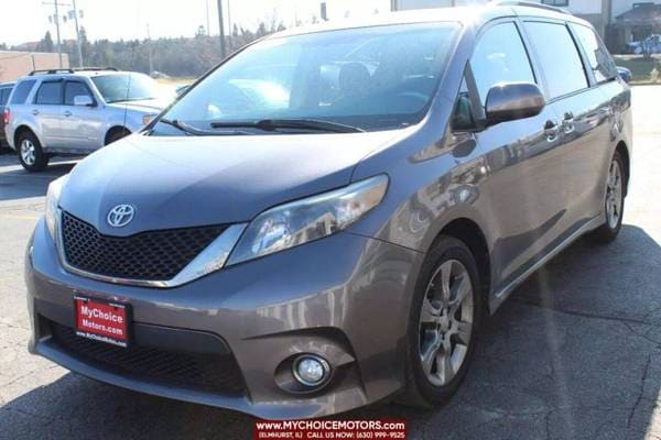 2011 Toyota Sienna SE 8-Passenger