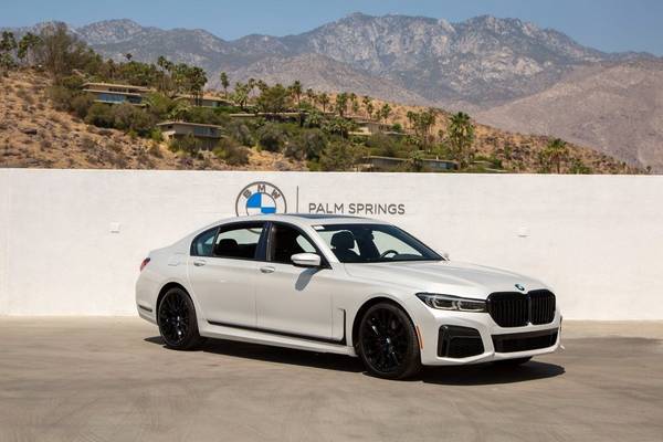 BMW 7 Series with VIN: WBA7T2C02NCJ59263