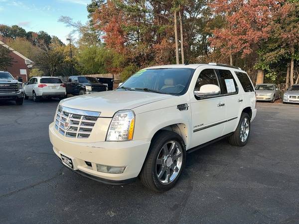 Cadillac Escalade with VIN: 1GYS3BEF7ER223268