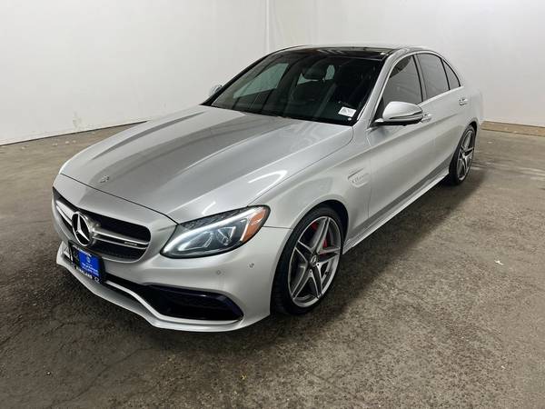 Mercedes-Benz C-Class with VIN: 55SWF8HB3HU183113