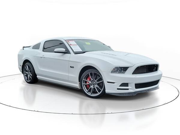 Ford Mustang with VIN: 1ZVBP8CF8E5296184